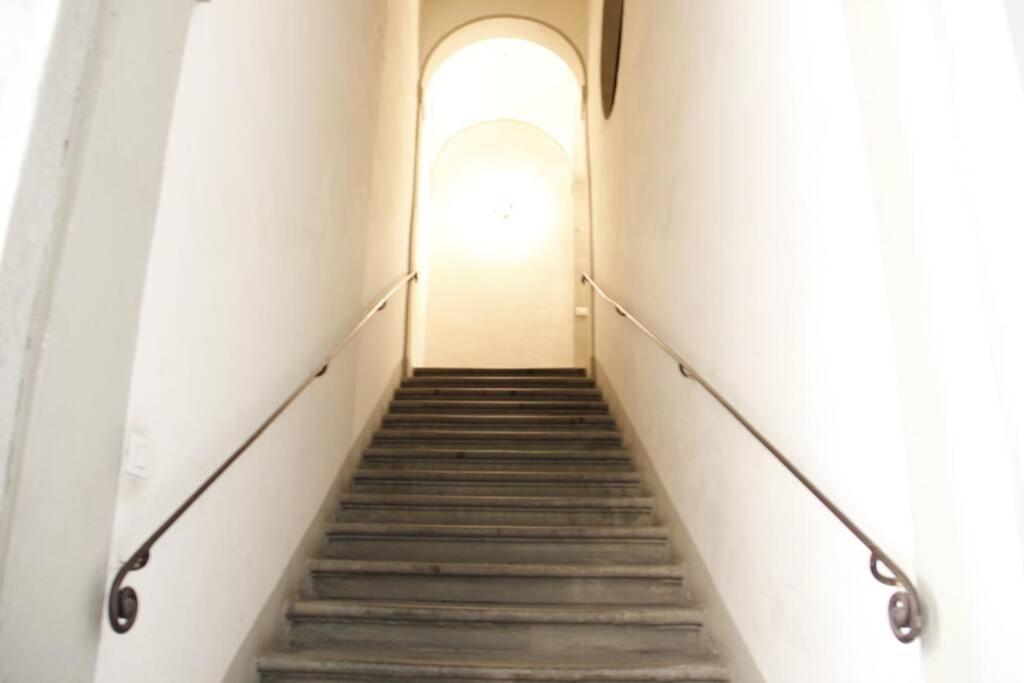 Art Apartment Santa Croce Suite Флоренция Экстерьер фото